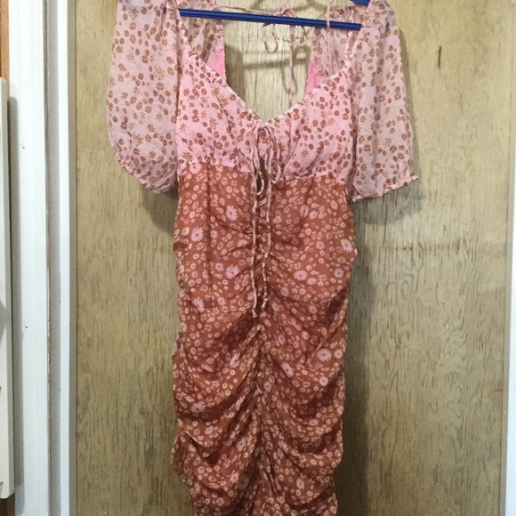 Free People Dresses & Skirts - NWT Free people rouched mostly all over pink and brown floral size medium